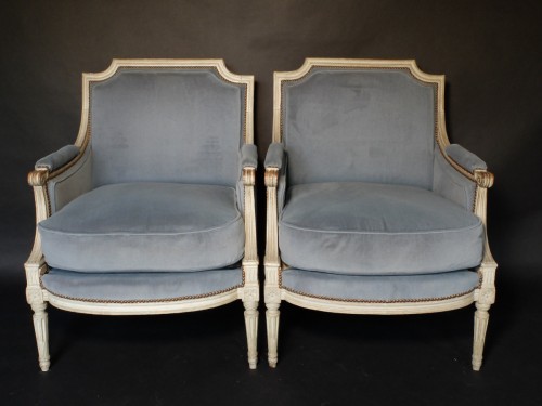 Pair of large Louis XVI period bergere chairs  - Seating Style Louis XVI