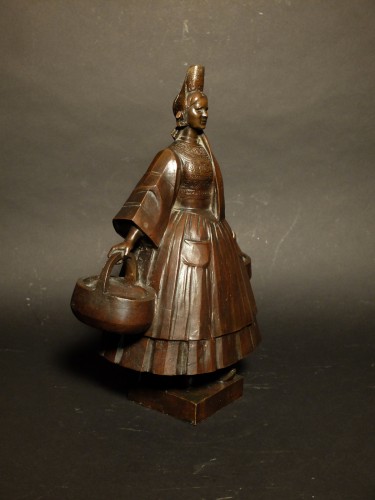 Breton woman with baskets - Charles Maillard 1924  - Sculpture Style Art Déco
