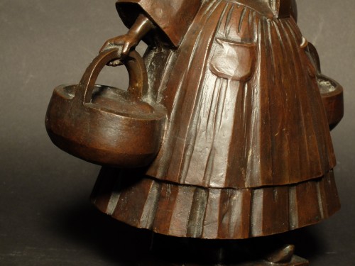 Antiquités - Breton woman with baskets - Charles Maillard 1924 