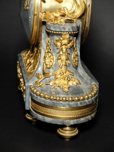 Antiquités - Love and Friendship, Louis XVI period clock