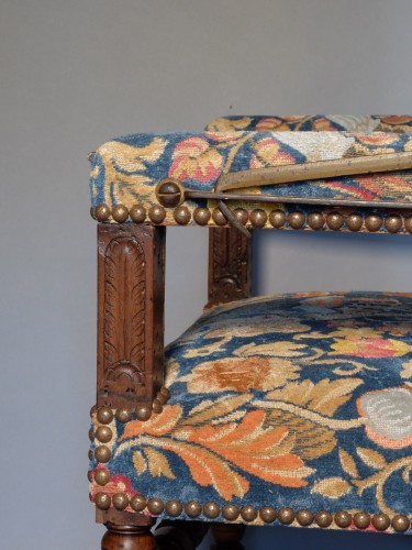 Antiquités - Louis XIII period rack and pinion armchair 