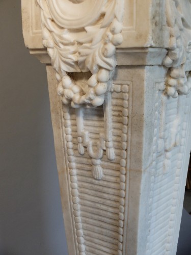 Marble garden sheath topped with a cup  - Napoléon III