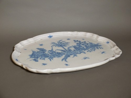 Grand plateau aux chinois - Moustiers XVIIIe siècle - Céramiques, Porcelaines Style Louis XV