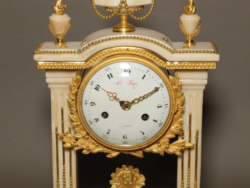 Pendule portique d'époque Louis XVI - Antiquités Olivier Alberteau