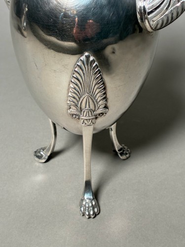 Argenterie et Arts de la table  - Verseuse empire en argent massif par Sixte-Simon RION