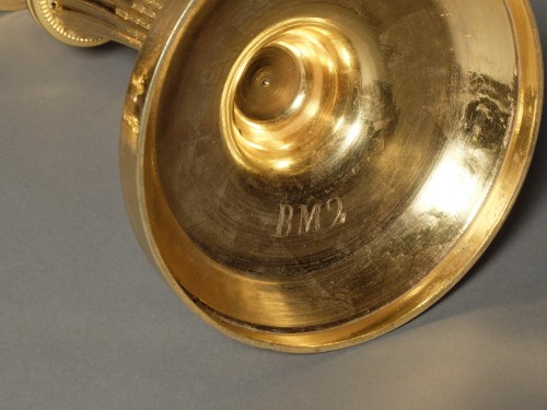 Paire de bougeoirs dorés d'époque Louis XVI - Louis XVI