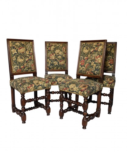 Suite de 4 chaises d'époque Louis XIII