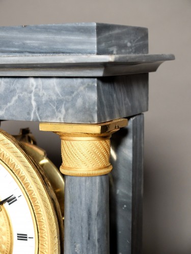 18th century - Directoire clock in blue turquin marble 