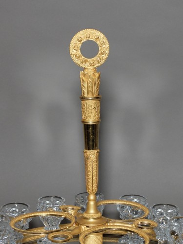 Empire period cabaret or liquor cellar  - Empire