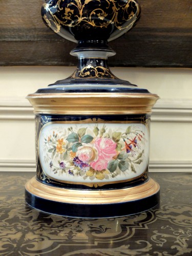 Paire d'importants vases couverts en porcelaine - XIXe siècle - Napoléon III