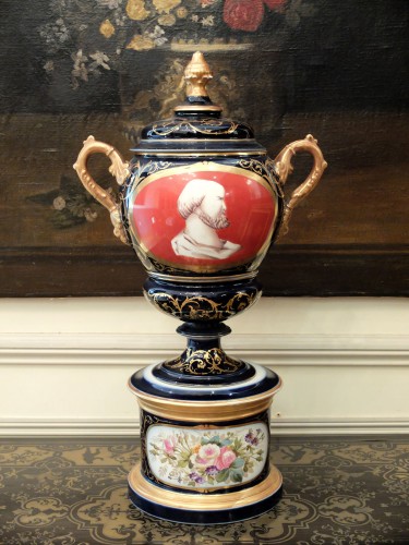 Napoléon III - Paire d'importants vases couverts en porcelaine - XIXe siècle