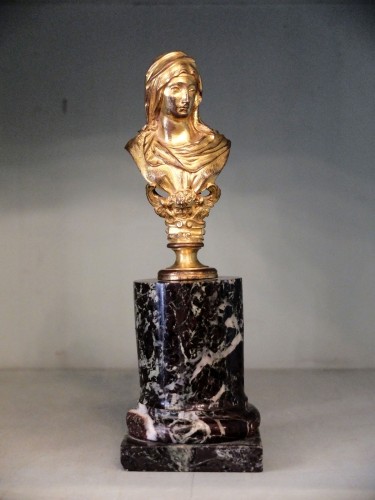 Buste de vestale en bronze doré d'époque Louis XIV - Sculpture Style Louis XIV