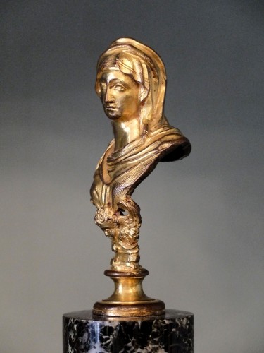Buste de vestale en bronze doré d'époque Louis XIV - Louis XIV