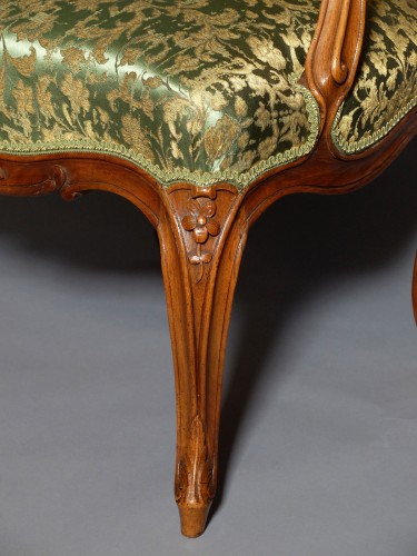 Antiquités - Paire de fauteuils Louis XV à la Reine estampillée C.L. BURGAT