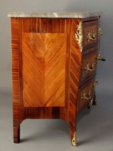 Furniture  - Small Parisian chest of drawers, Louis XV period