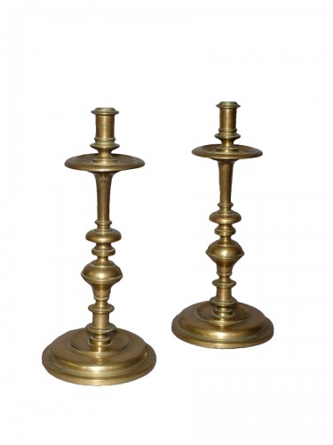 Paire de chandeliers en bronze - XVIIe siècle