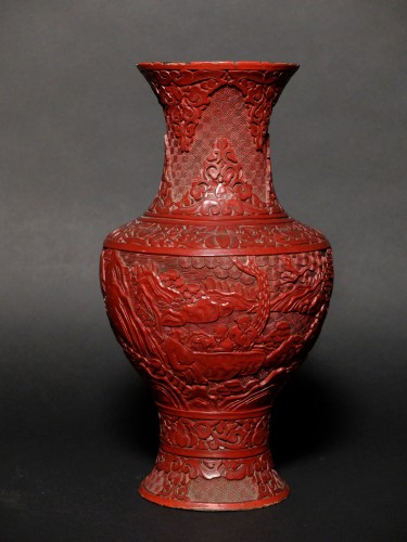Asian Works of Art  - Pair of Chinese vases in cinnabar lacquer - 19th century