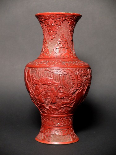 XIXe siècle - Paire de vases chinois en laque de cinabre - XIXe siècle