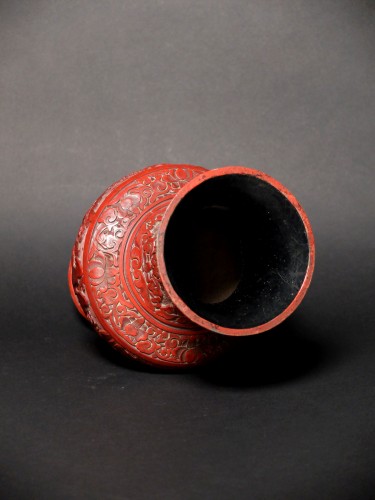 Antiquités - Pair of Chinese vases in cinnabar lacquer - 19th century