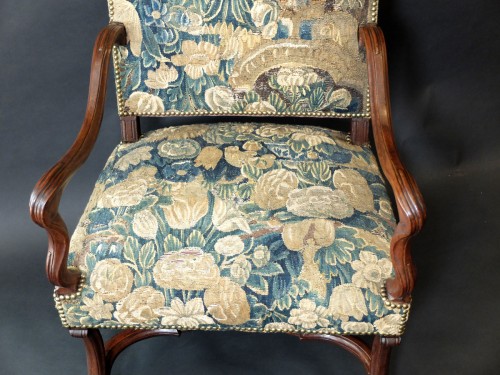 Antiquités - Fauteuil d'époque Louis XIV aux feuilles d'aristoloche