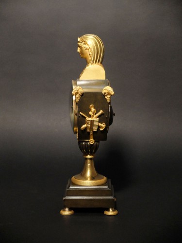Pendule vase Retour d'Egypte circa 1800 - Horlogerie Style Empire