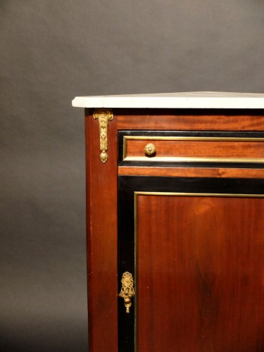 Furniture  - Pair of Louis XVI period corner cabinet