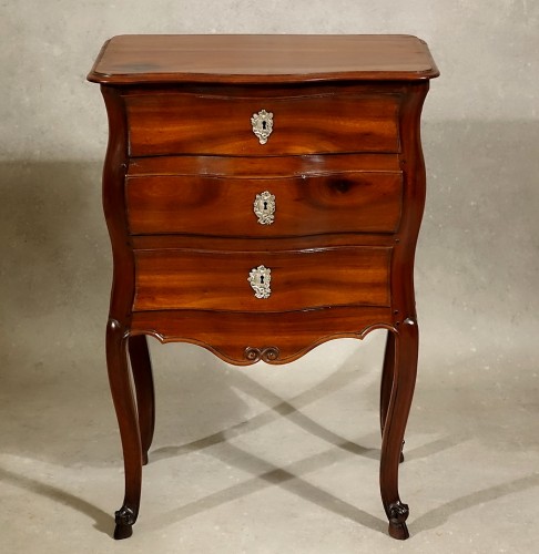 Petite commode de salon en satiné massif - La Rochelle XVIIIe - Mobilier Style Louis XV