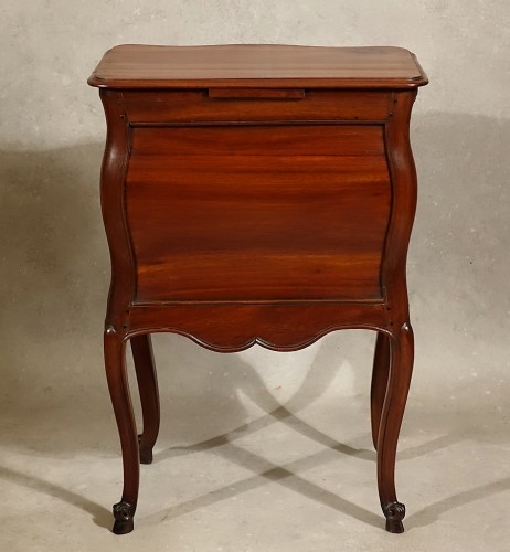 Louis XV - Petite commode de salon en satiné massif - La Rochelle XVIIIe