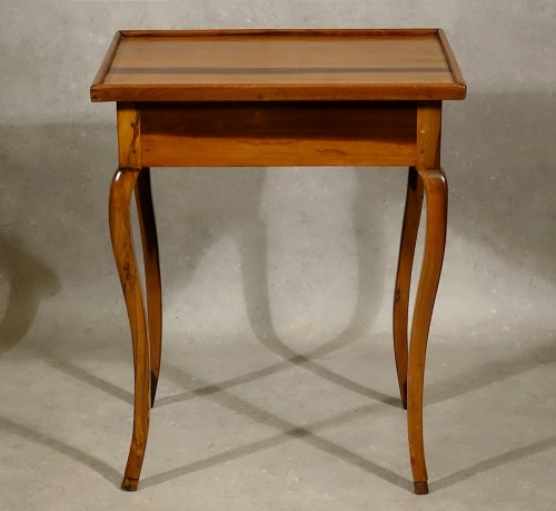 Antiquités - Louis XV table in guaiac wood, La Rochelle 18th century