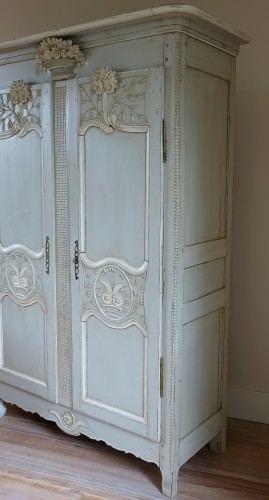 19th century - Carved and lacquered Norman wedding cabinet or Armoire - Haute-Normandie