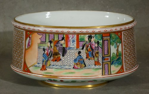 Importante jardinière en porcelaine de Bayeux - Céramiques, Porcelaines Style 
