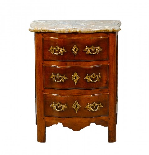 Demi-commode Régence en noyer. Champagne XVIIIe siècle