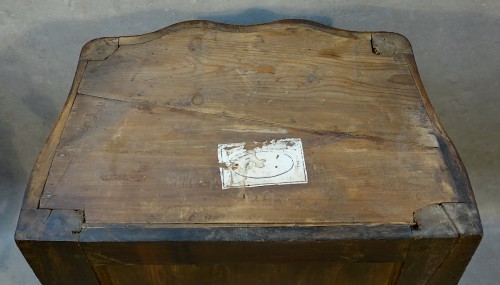 Antiquités - Demi-commode Régence en noyer. Champagne XVIIIe siècle