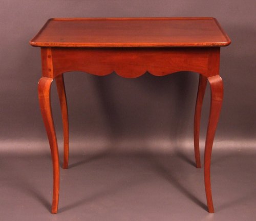 18th century - Bordelaise table called &quot;cabaret&quot; Cuban mahogany antique eighteenth