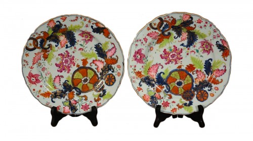 Pair of Cie des Indes porcelain plates with "à la feuille de tabac" decoration