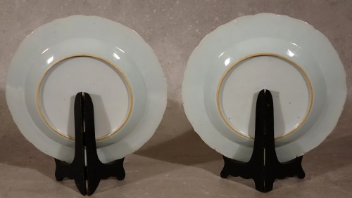 XVIIIe siècle - Paire d'assiettes en porcelaine de la Compagnie des Indes décor à la feuille de tabac