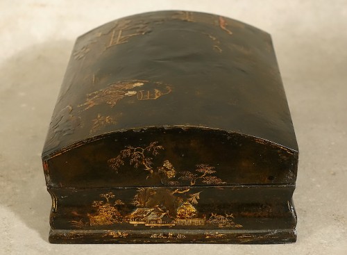 Coffret ou boîte à perruque en tôle et vernis Martin - Paris XVIIIe - Louis XV