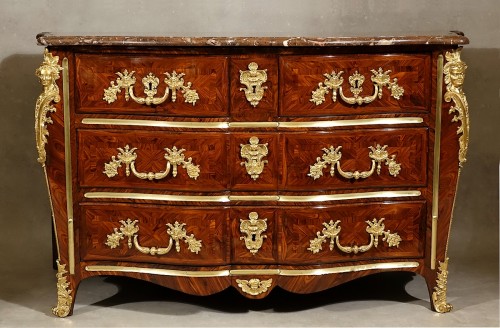 Mobilier Commode - Importante commode Régence attribuée à Doirat