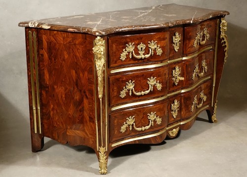 French Regence - Important Regence commode attributed to Doirat