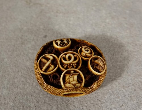 Netsuke Manju signé Takaraya Hoya - Arts d