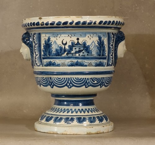 Céramiques, Porcelaines  - Vase à oranger - Nevers fin XVIIe début XVIIIe