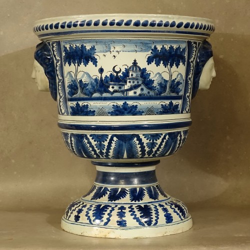 Céramiques, Porcelaines  - Grand vase à oranger - Nevers fin XVIIe début XVIIIe