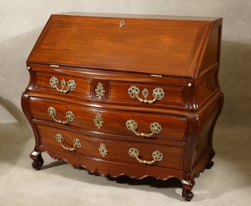 Mobilier Bureau et Secrétaire - Commode bureau dite scriban en acajou massif. Bordeaux XVIIIe