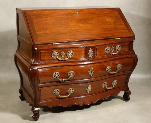 Commode bureau dite scriban en acajou massif. Bordeaux XVIIIe - Antiquités Philippe Glédel