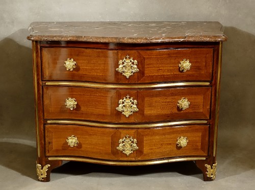 Commode Régence en satiné et amarante estampillée MC pour Mathieu Criaerd - Mobilier Style Régence