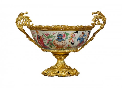 Coupe en porcelaine de Bayeux à monture de bronze