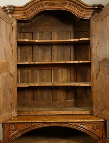 XVIIIe siècle - Buffet deux corps de chasse et de présentation XVIIIe