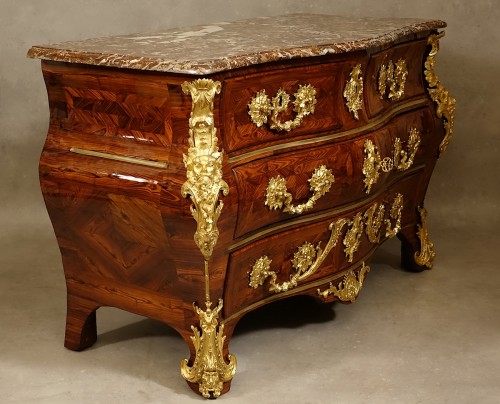 Commode Régence aux masques de faune et de lion par Criaerd - Régence