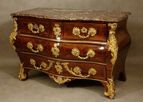 Régence - Commode Régence aux masques de faune et de lion par Criaerd