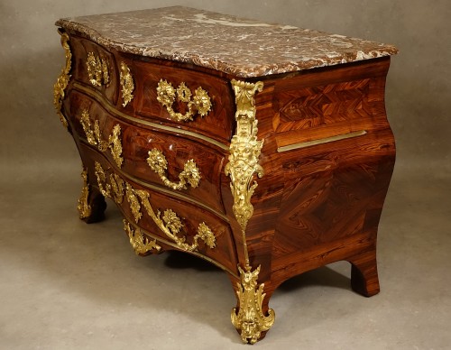 Antiquités - Commode Régence aux masques de faune et de lion par Criaerd